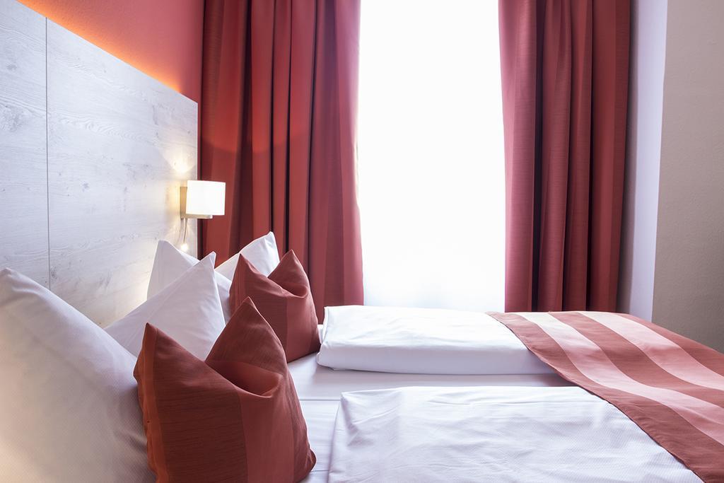 Hotel Schlee Hohenschaftlarn Room photo